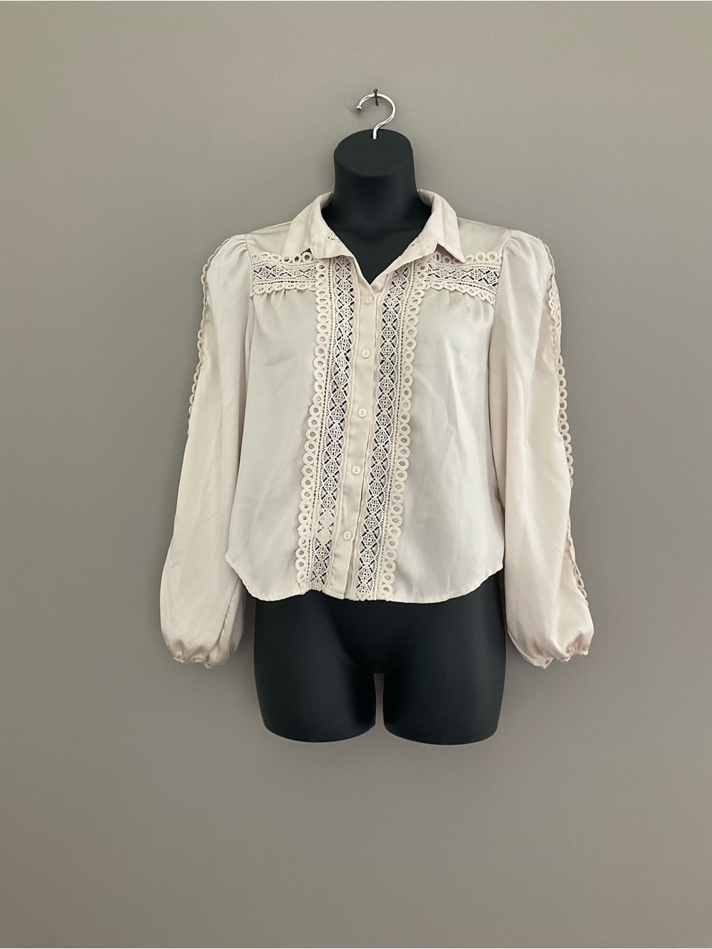 🍑Peach! Cute Cream Long Sleeve Blouse